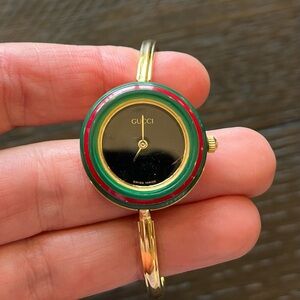 Vintage Gucci Gold Bangle Bezel Watch 11/12.2